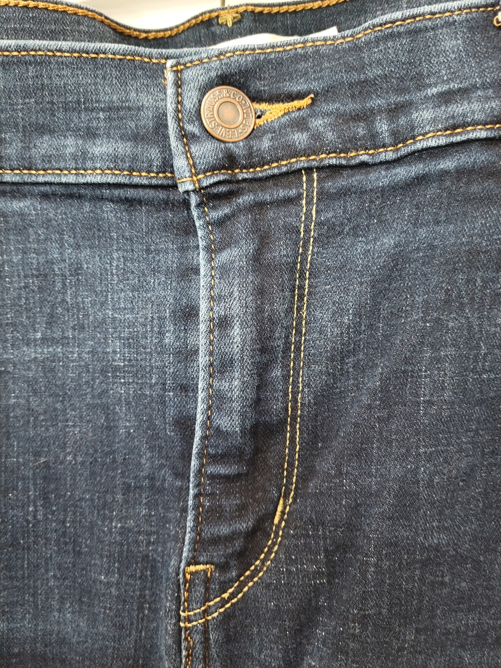Levi's High-Waist Dark Blue Bootcut Jeans - Picture 5 of 16